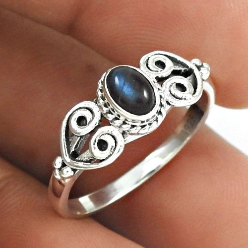 Zilveren Ring Ovaal Labradoriet handgemaakte zilveren sieraden