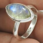 Zilveren Tribal Regenboog Maansteen Ring