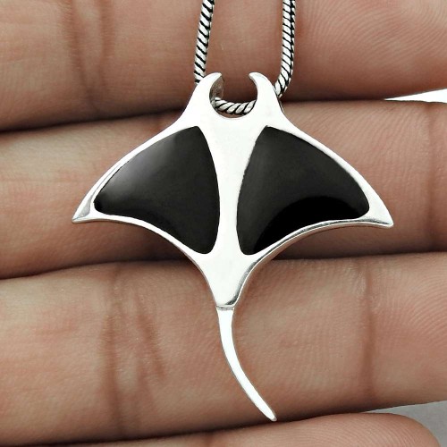 Zilveren hanger Manta Ray Zwart Zilveren hanger Manta Ray Zwart